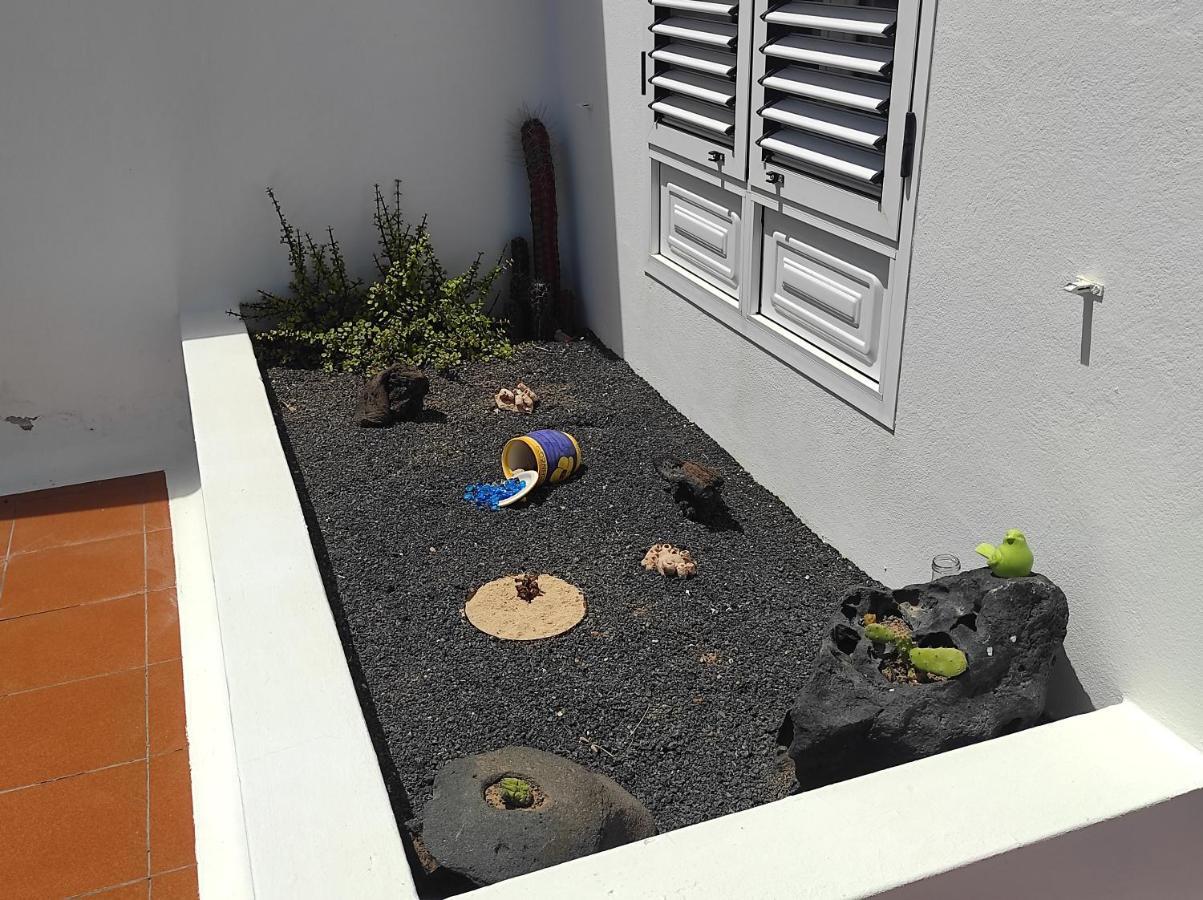 Casa De Los Pajaritos. Charco del Palo Exterior photo